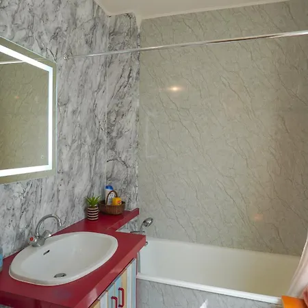 8 Charming Loft Near Notre Dame Apartment