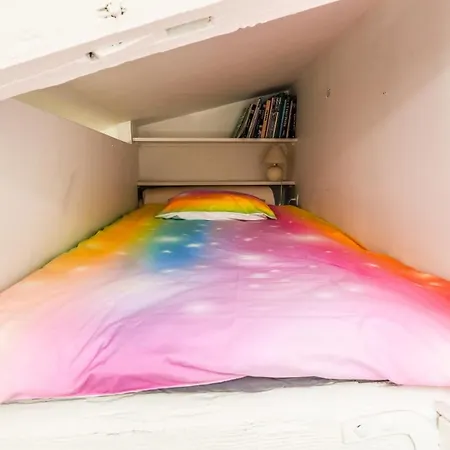 8 Charming Loft Near Notre Dame Apartment