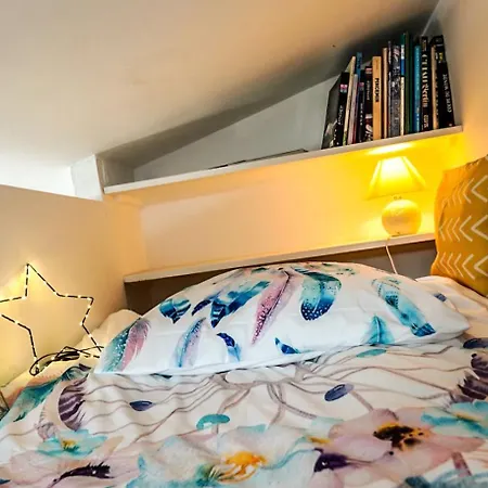 8 Charming Loft Near Notre Dame Apartment *