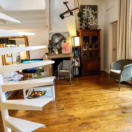 Apartment 8 Charming Loft Near Notre Dame Paris